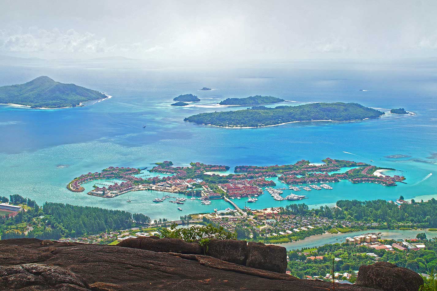 Évasion Amoureuse : Un Mariage Paradisiaque aux îles Seychelles