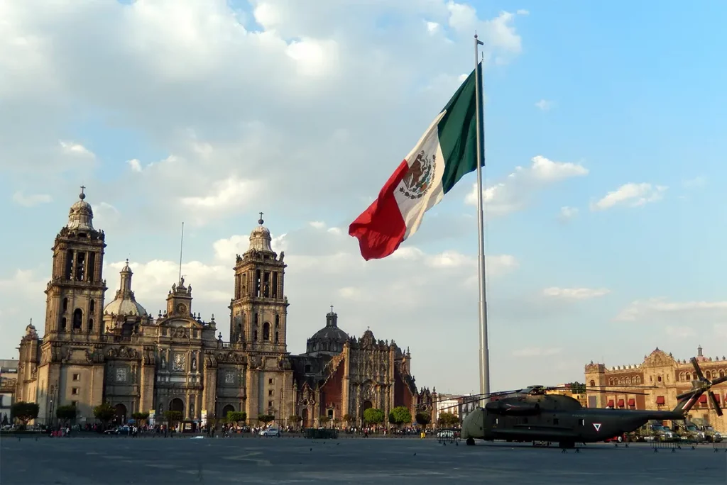 La Plaza de la Constitucion à Mexico City  – Mexique