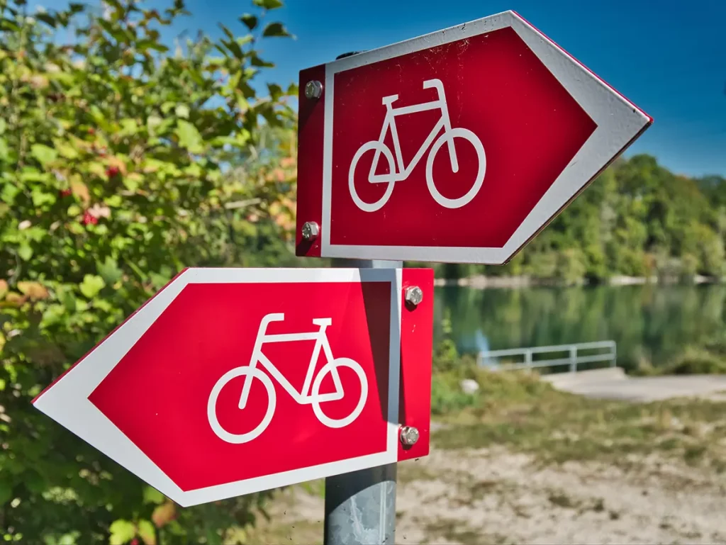 Panneaux de signalisation relatifs aux cyclistes
