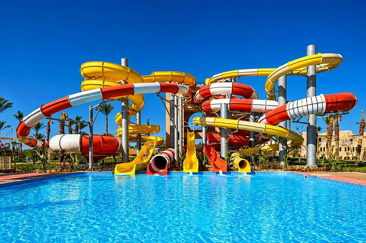 Face aux fortes chaleurs, les parcs aquatiques s’imposent comme une pause fraîcheur pour toute la famille